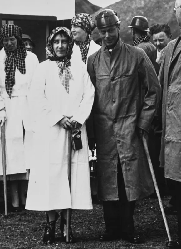 El duque y la duquesa de York en Durham, 1936