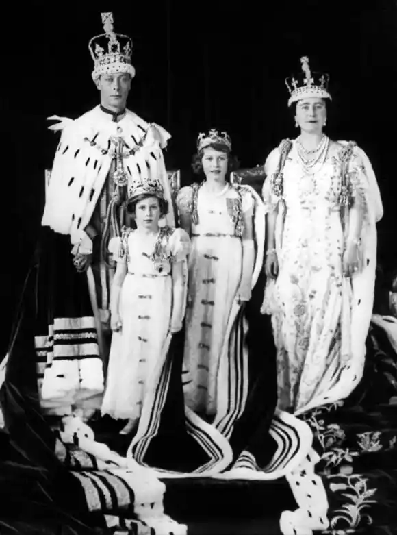 King George VI and Queen Elizabeth with their daughters