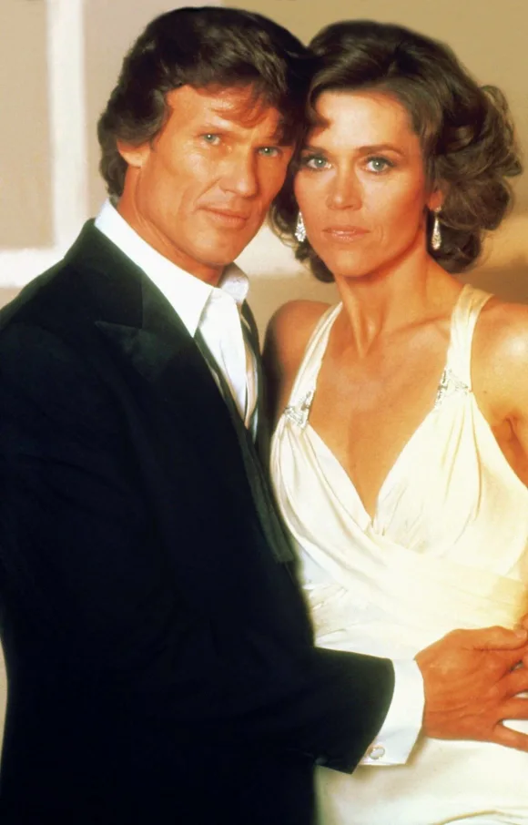 Kris Kristofferson and Jane Fonda in 'Rollover'