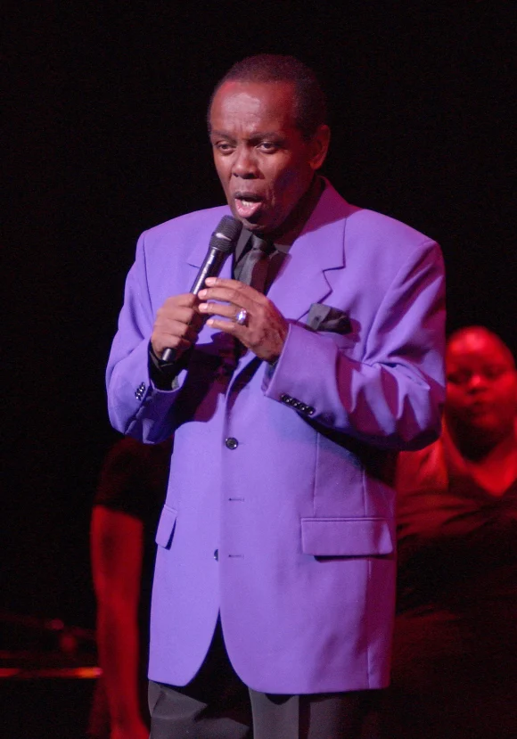 Singer Lou Rawls Dead at 72 January 6, 2006; Cleveland, OH, USA; Singer Lou Rawls died of lung cancer and complications