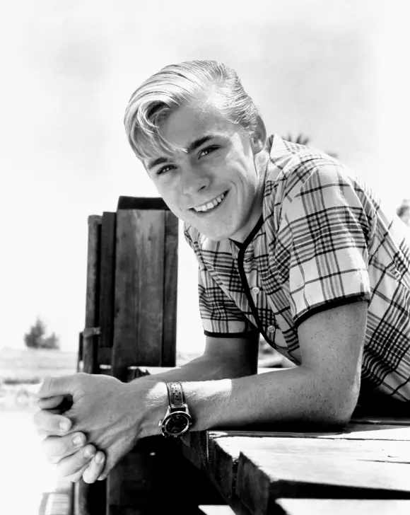 Luke Halpin in 'Flipper'