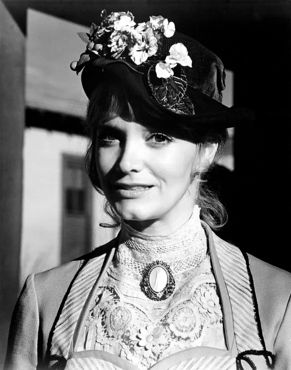 Lynne Marta has died