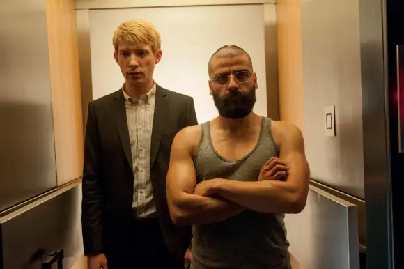 Oscar Isaac and Domhnall Gleeson in 'Ex Machina'