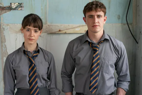 Daisy Edgar-Jones and Paul Mescal in 'Normal People'