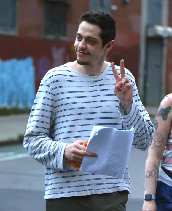 Kaley Cuoco And Pete Davidson On Set - NYC Actors Kaley Cuoco and Pete Davidson on set of their movie Meet Cute filming