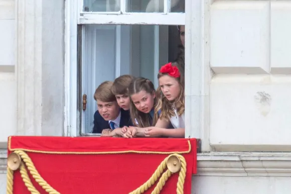 Le prince George, le prince Louis, la princesse Charlotte et Mia Tindall