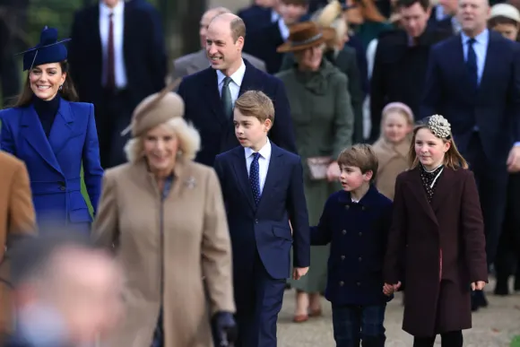 La princesse Kate, le prince William, le prince George, le prince Louis et Mia Tindall