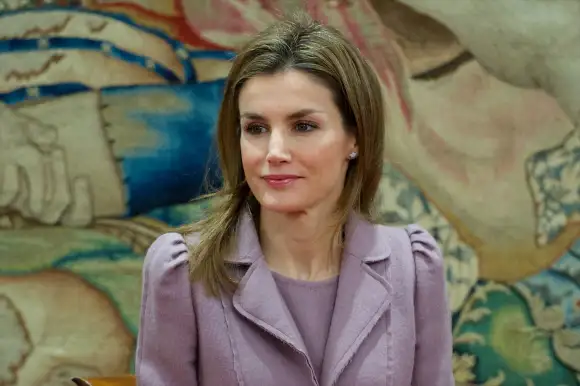 La princesse Letizia d'Espagne assiste à la cérémonie de remise des prix civils de l'Ordre de la solidarité sociale 2013, le 14 janvier 2014.