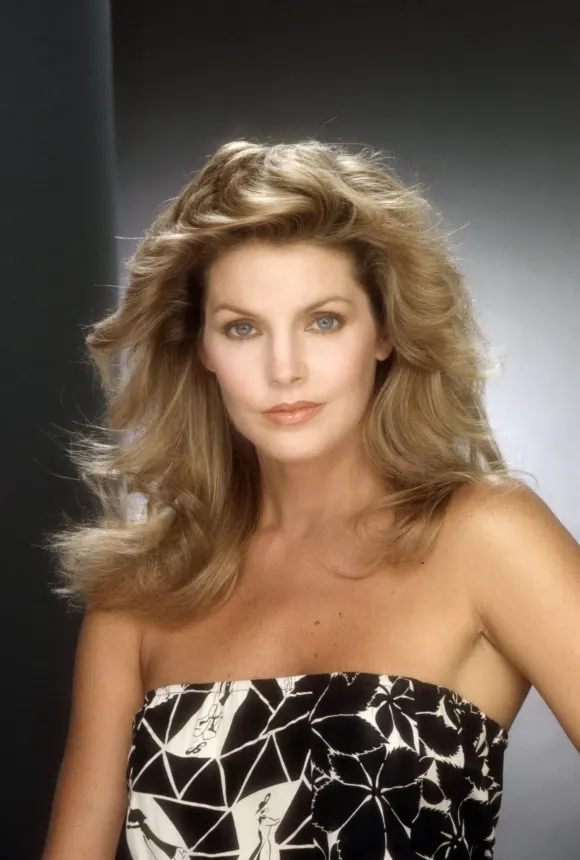 priscilla presley anciennement jeune