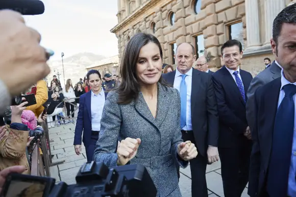 La reine Letizia d'Espagne assiste à l'exposition 'Zirid Granada and the Berber Universe', 5 décembre 2019.