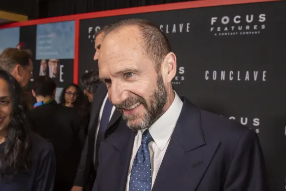 Conclave New York Premiere in New York City, US - 23 Oct 2024 NEW YORK, NEW YORK - OCTOBER 23: Ralph Fiennes attends the