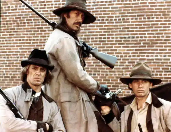 Keith Carradine, David Carradine, Robert Carradine in 'The Long Riders'