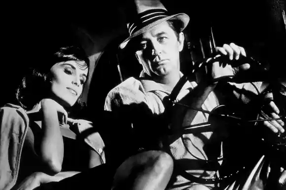 Barrie Chase & Robert Mitchum in 'Cape Fear'