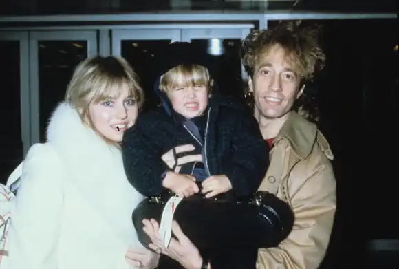 ROBIN GIBB with family a0744 The Bee Gees PUBLICATIONxINxGERxSUIxAUTxONLY ZUMAg49