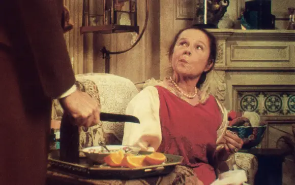 WHERE S POPPA?, from left: George Segal, Ruth Gordon, 1970 Courtesy Everett Collection PUBLICATIONxINxGERxSUIxAUTxONLY C