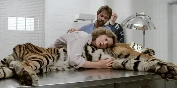 Tom Noonan and Joan Allen in 'Manhunter'