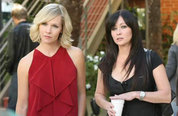 Jennie Garth, Shannen Doherty in '90210'