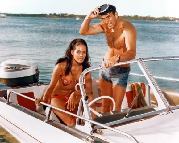 Claudine Auger and Sean Connery in 'Thunderball'