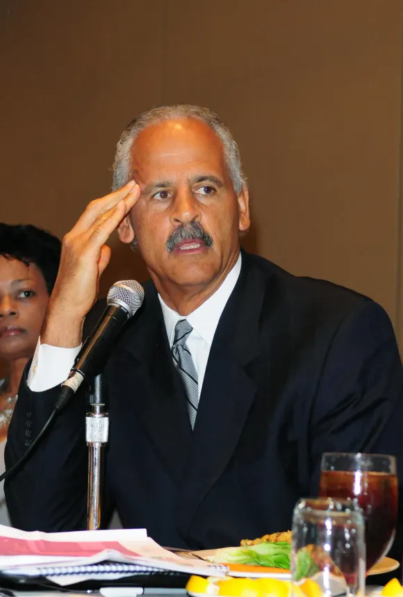***FILE PHOTO*** Oprah Winfrey Announces Boyfriend Stedman Graham Is Practicing Social Distancing After Traveling. HOLLY