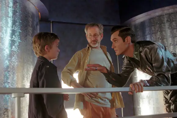 Steven Spielberg, Haley Joel Osmen and Jude Law filming 'A.I. Artificial Intelligence'