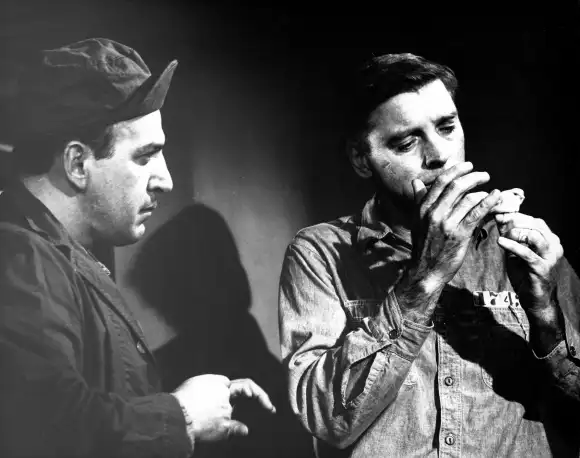 Telly Savalas and Burt Lancaster in 'Birdman of Alcatraz'