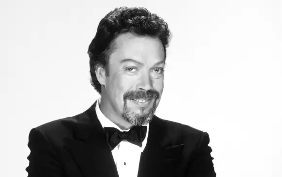 Tim Curry has died