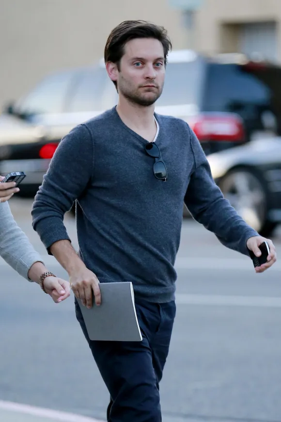 EXCLUSIVE: Tobey Maguire goes out for dinner at Crossroads in Los Angeles 113323, EXCLUSIVE: Tobey Maguire goes out for