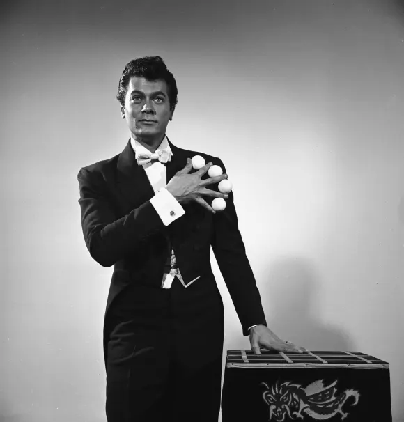 Tony Curtis As "Houdini'