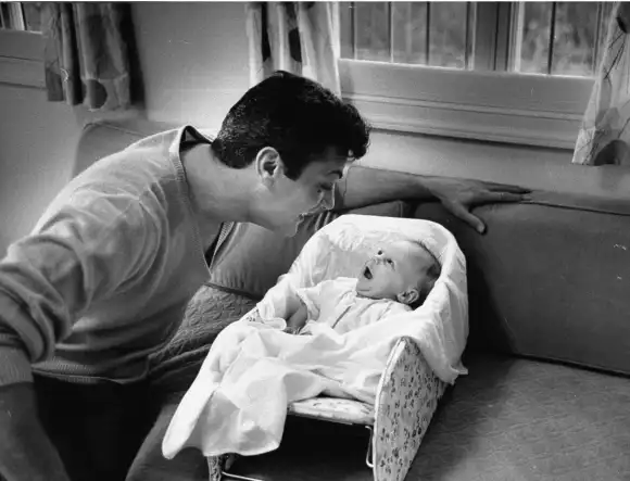 Jamie Lee Curtis;Tony Curtis [& Family]