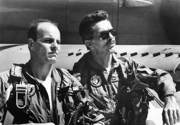 Michael Ironside et Tom Skerritt dans "Top Gun".