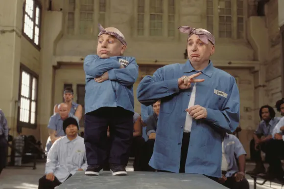 Verne Troyer and Mike Myers in 'Austin Powers'