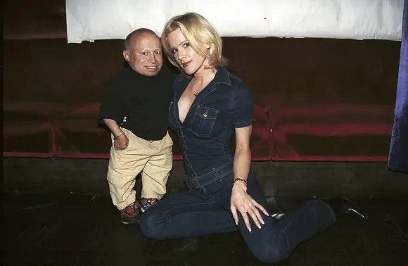 Verne Troyer and Genevieve Gallen