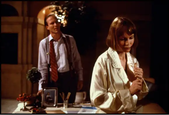 William Hurt and Mia Farrow in 'Alice'