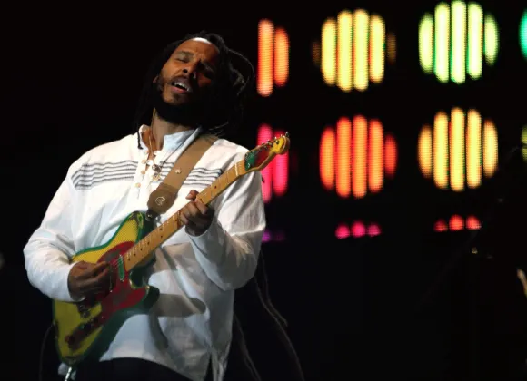 30321348. Papantla.- Ziggy Marley durante su presentación en el festival Cumbre Tajín 2013, el renacimiento del ser , en